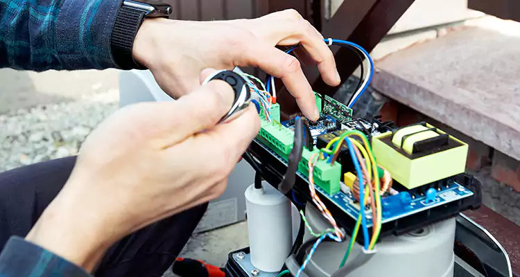 Automatic Driveway Gate Repair in Kissimmee, FL