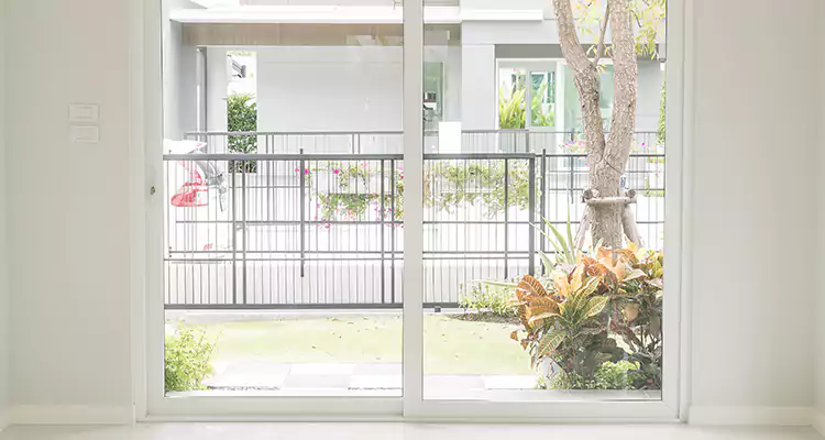 Balcony Screen Door Repair in Kissimmee, FL