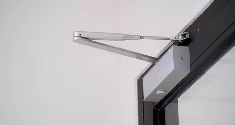 Screen Door Closer Repair in Kissimmee, FL