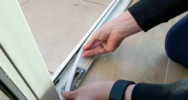 Garage Door Off Track Repair in Kissimmee, FL