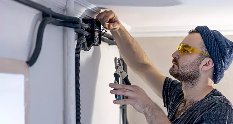 Garage Door Opener Cable Repair in Kissimmee, FL