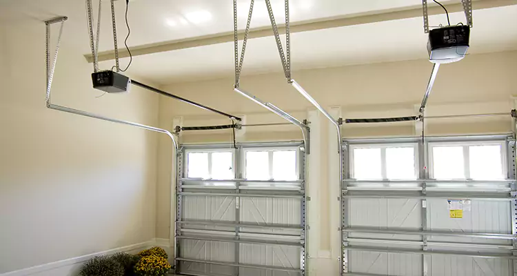 Residential Emergency Garage Door Repair in Kissimmee, FL