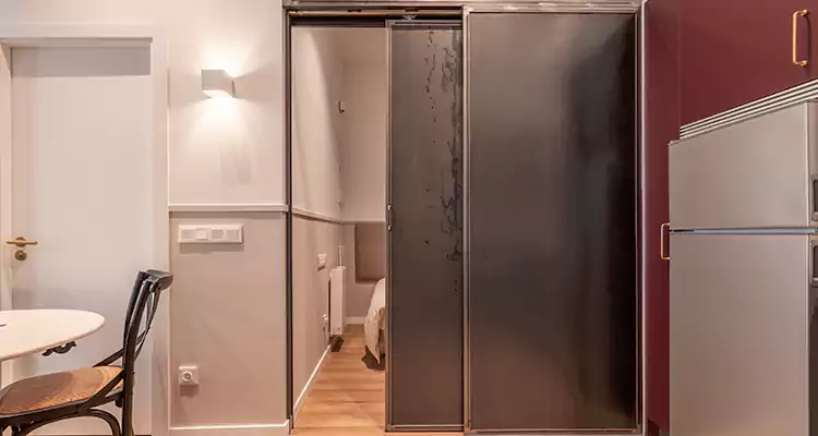 We Fix Closet Sliding Door in Kissimmee, FL