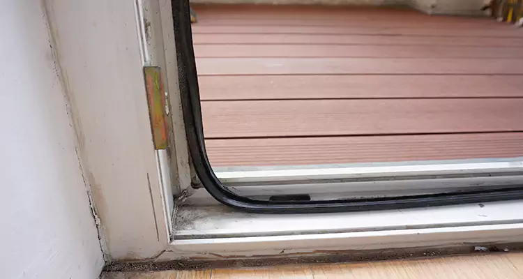 Why Choose Us for Leaking Sliding Glass Door Repair in Kissimmee, FL?