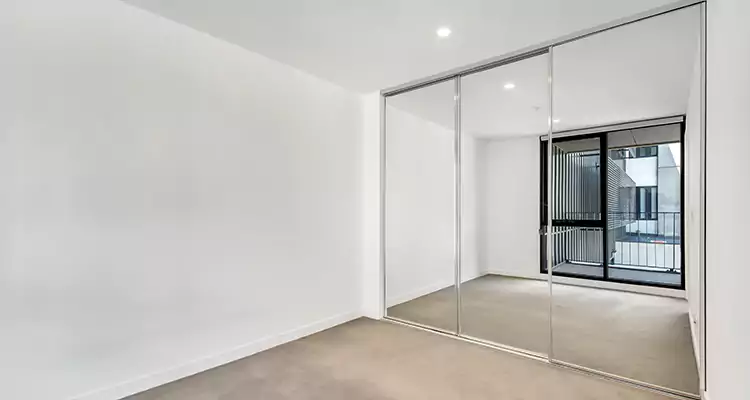 Why Homeowners Choose Us for Sliding Mirror Door Replacement in Kissimmee, FL