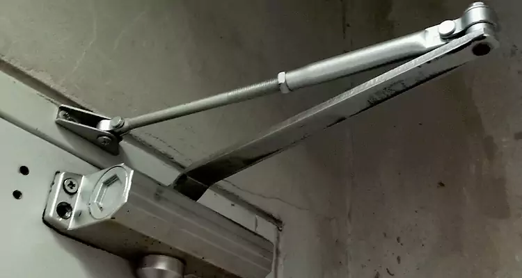 Door Closer Parallel Arm Installation in Kissimmee, FL