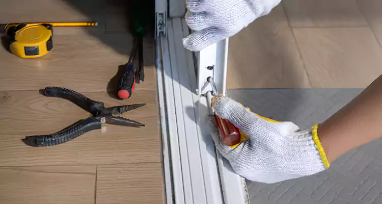 Closet Sliding Door Track Repair in Kissimmee, FL