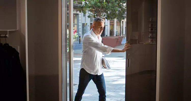 Track Cleaning and Repair for Stuck Doors in Kissimmee, FL