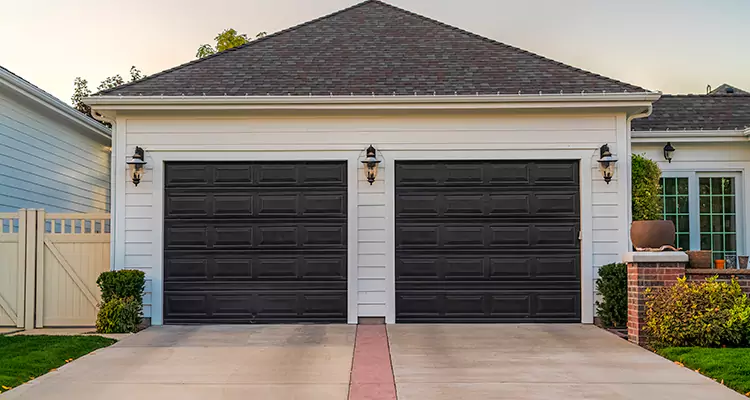 Residential Local Garage Door Repair in Kissimmee, FL